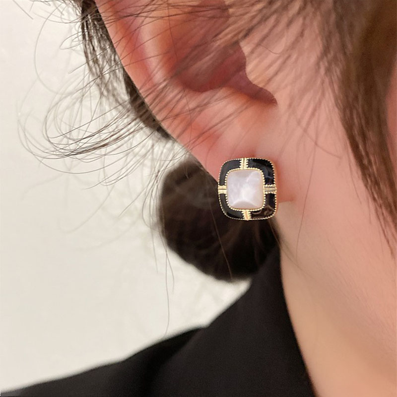 Fashion New Geometric Square Ear Studs Earrings Alloy display picture 6