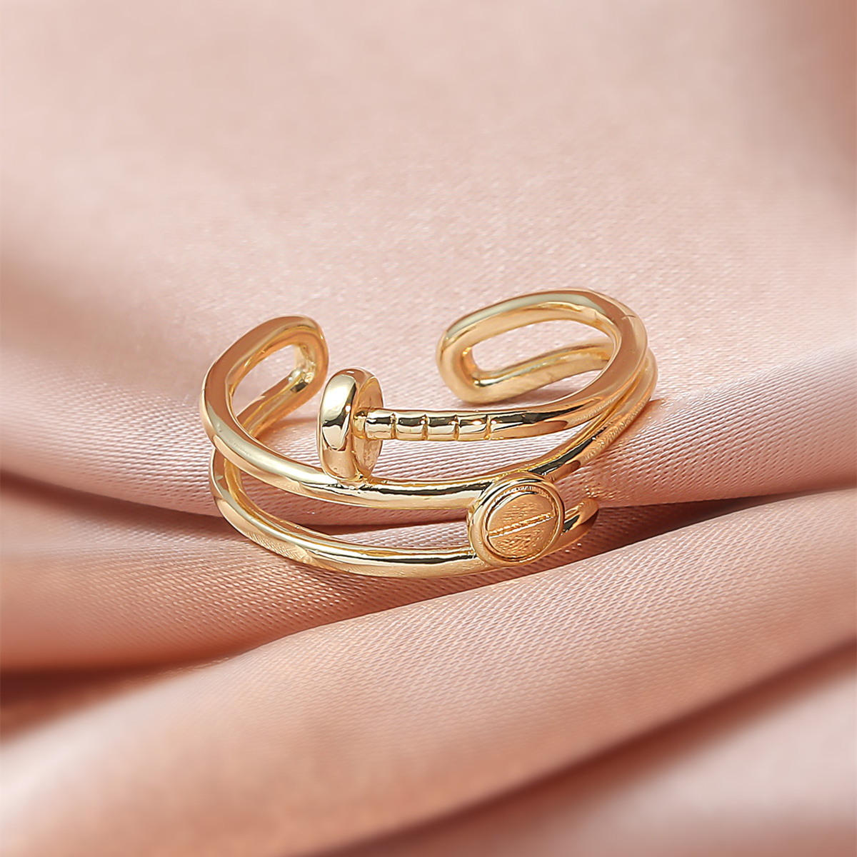 Kreative Mode Gold Frauen Geometrische Unregelmäßige Kupfer Ring display picture 1