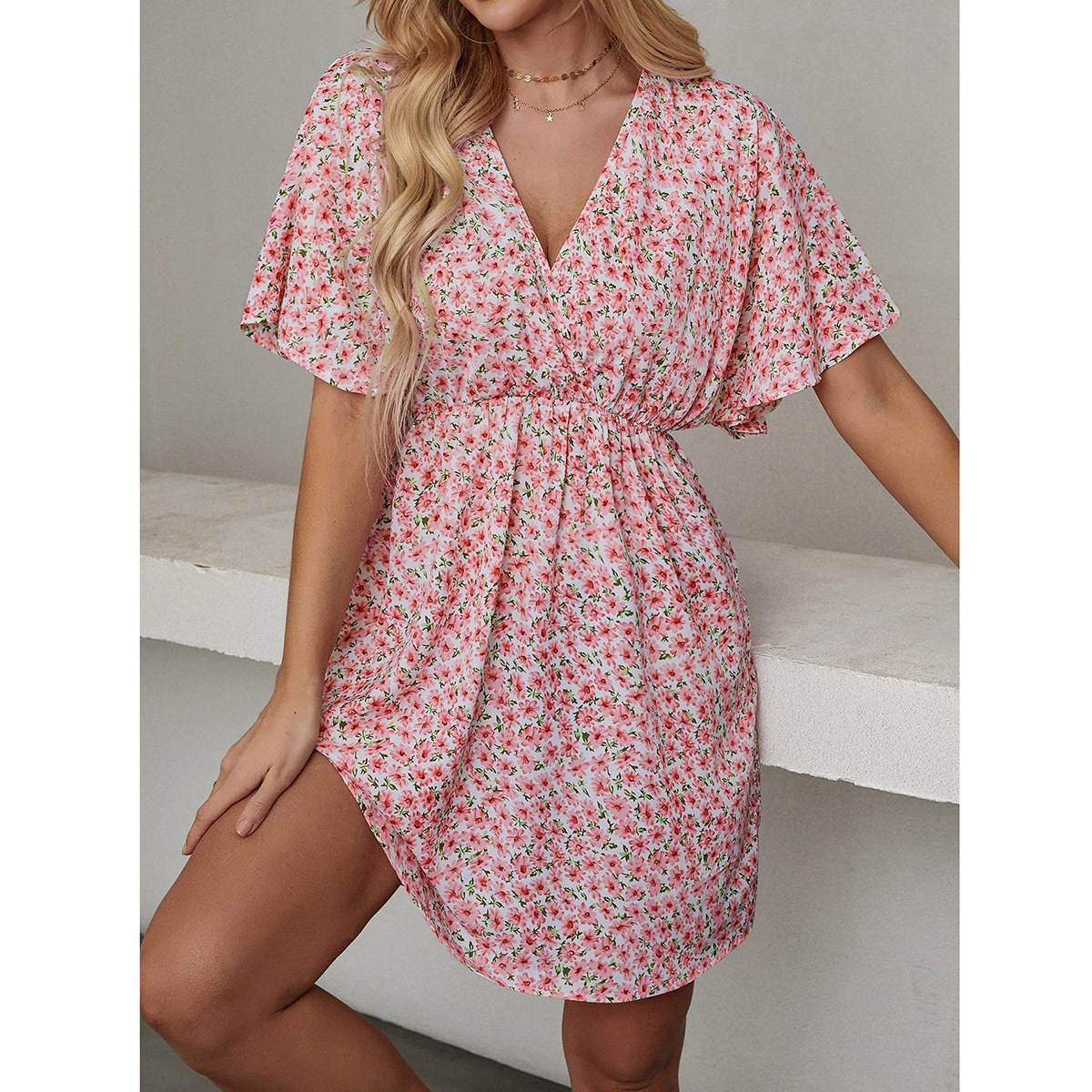 Spring And Summer New Printed V-neck Short Sleeve Casual Loose Dress display picture 3
