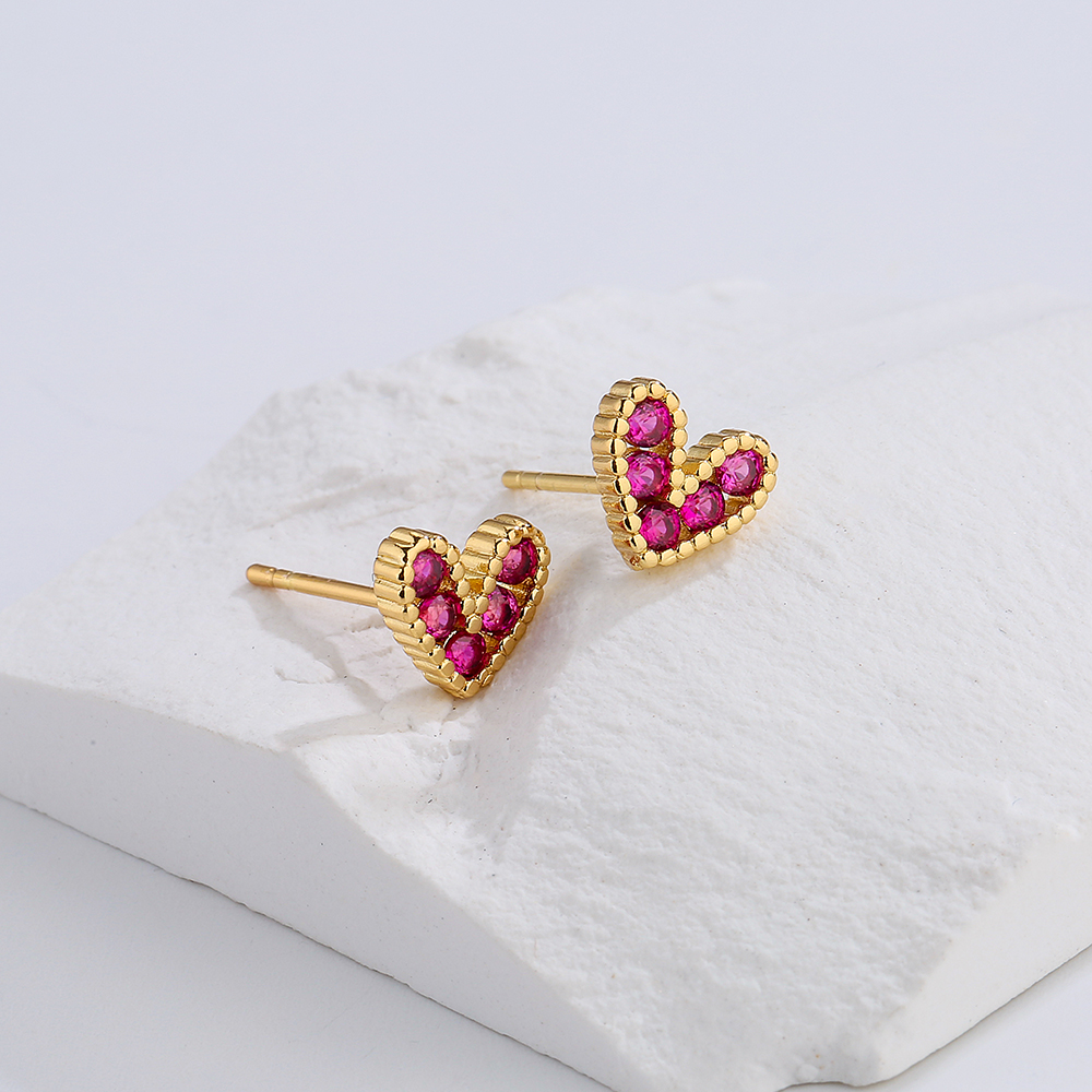 Fashion Copper 18k Gold Heart-shaped Zircon Stud Earrings display picture 2