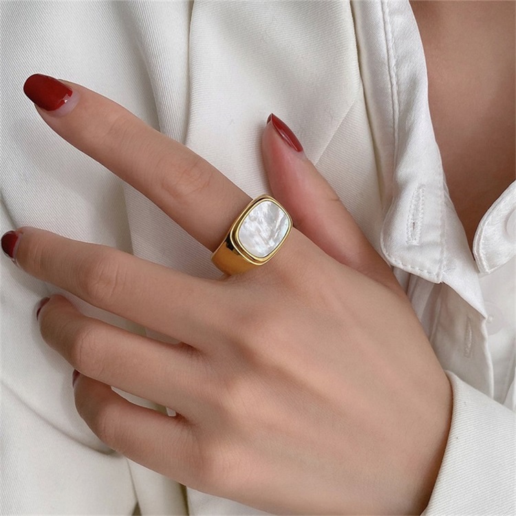 Fashion Simplicity Gold Flat White Shell Female Stainless Steel Ring display picture 2