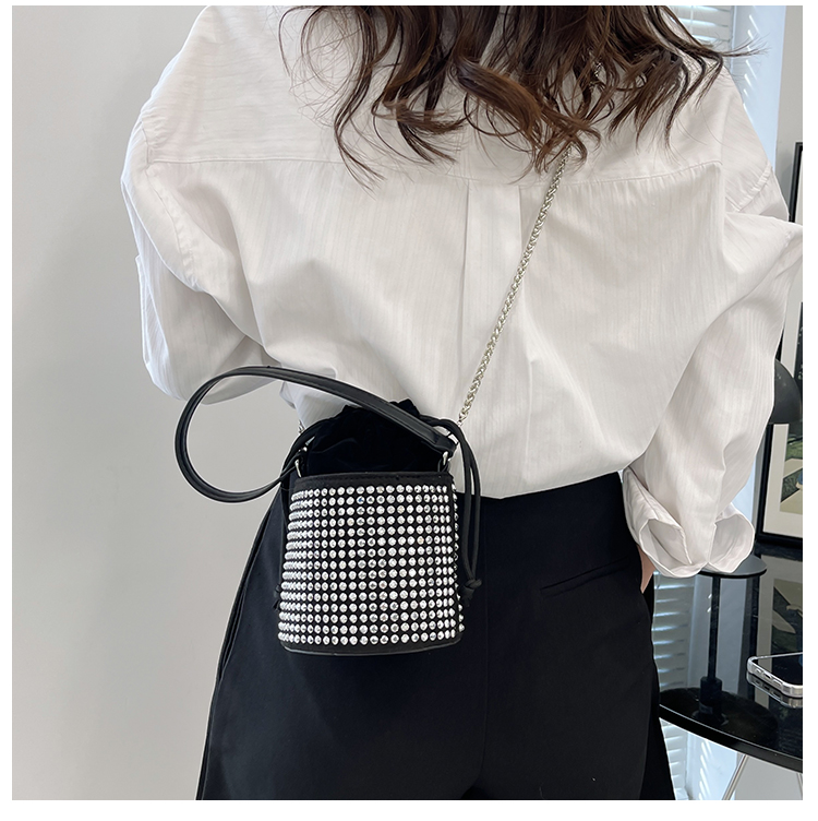 2022 New Fashion Portable Rhinestone Crossbody Shoulder Bag display picture 4
