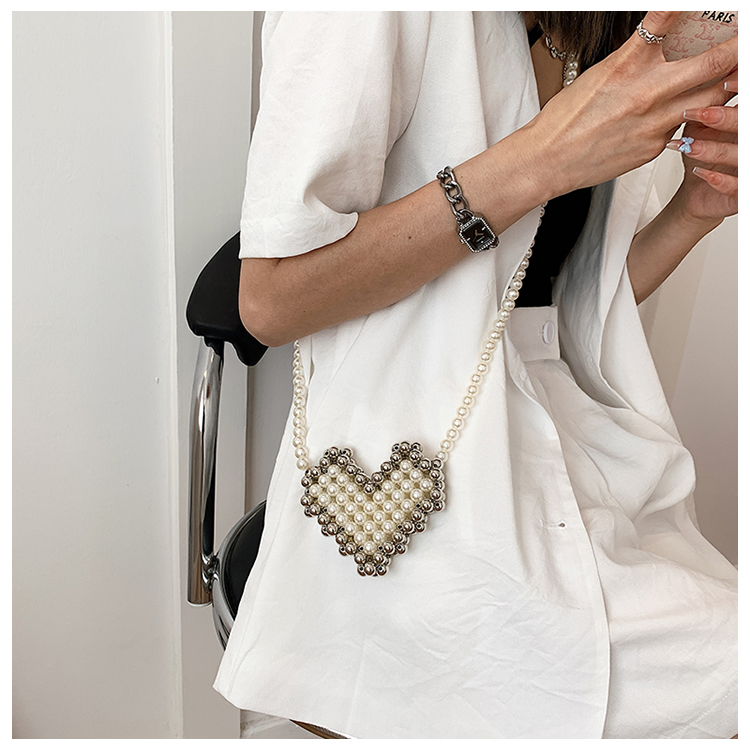 Fashion New Summer Heart Shape Pearl Crossbody Handmade Mini Bag display picture 4