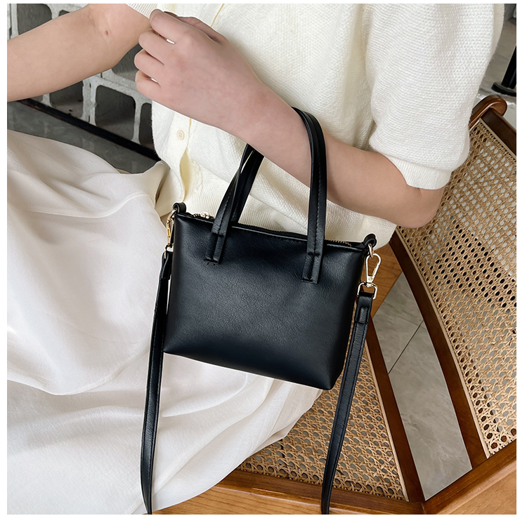 2022 New Fashion Commuter Hand-carrying Solid Color Crossbody Soft Leather Mini Bag display picture 3