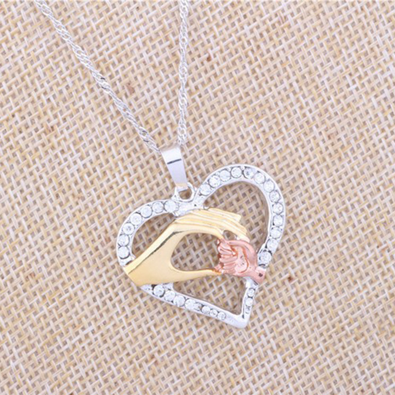 Fashion Ornament Rhinestone Hand Heart Shaped Alloy Necklace display picture 4