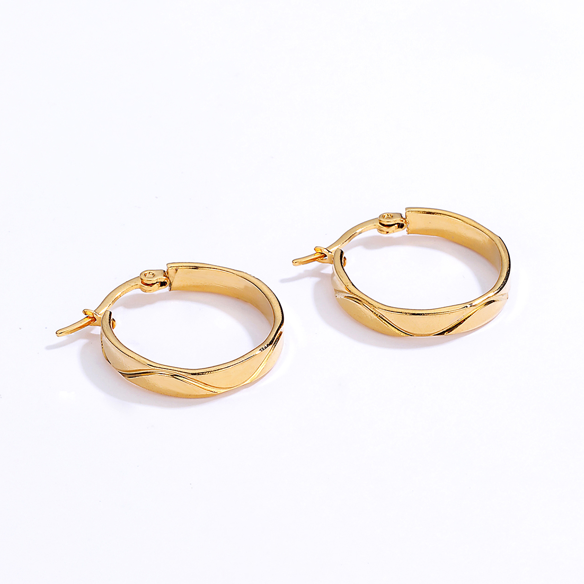 Fashion Retro Stainless Steel Plating 18k Gold Simple Earrings display picture 2