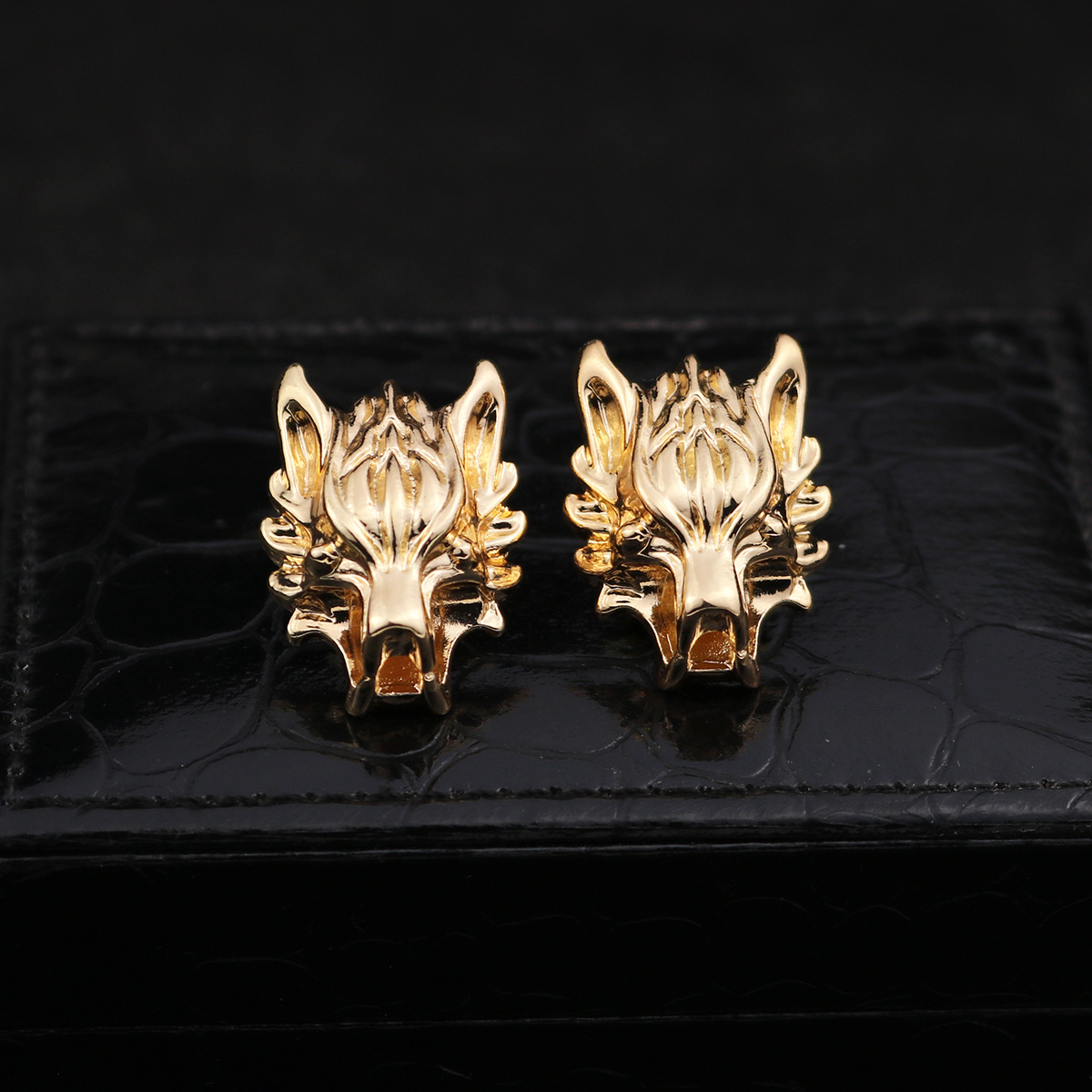 Fashion Alloy Wolf Head Alloy Brooch Collar Pin display picture 3