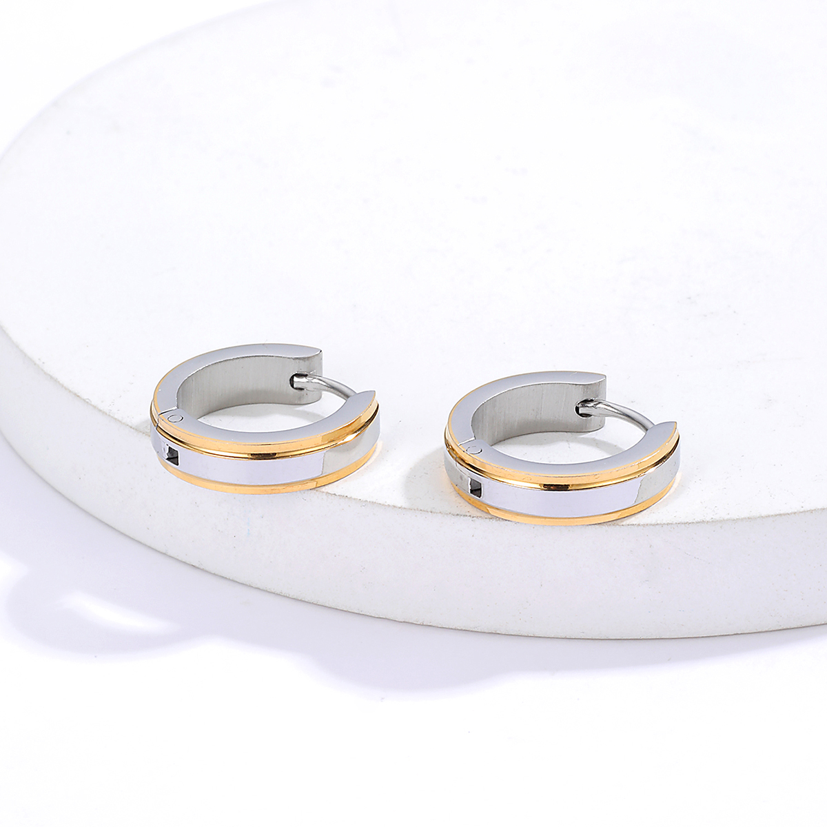 1 Piece Fashion Round Plating 201 Stainless Steel 18K Gold Plated Earrings display picture 3