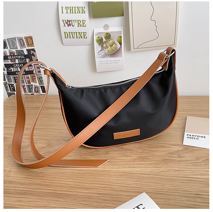 Moda Dumpling Forma De Mujer Bandolera De Nylon Casual Bolso De Hombro display picture 2