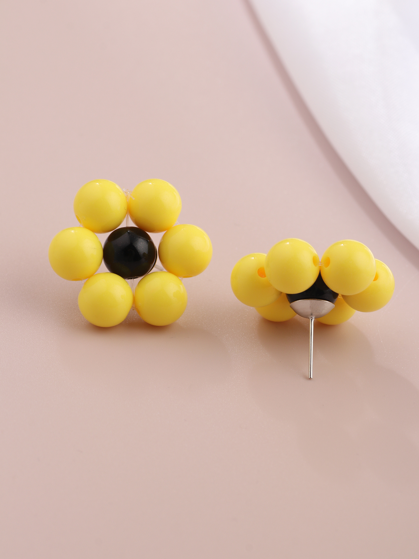 Spring New Macaron Color Flower Earrings Small Fresh Cute Earrings Retro Wild display picture 1