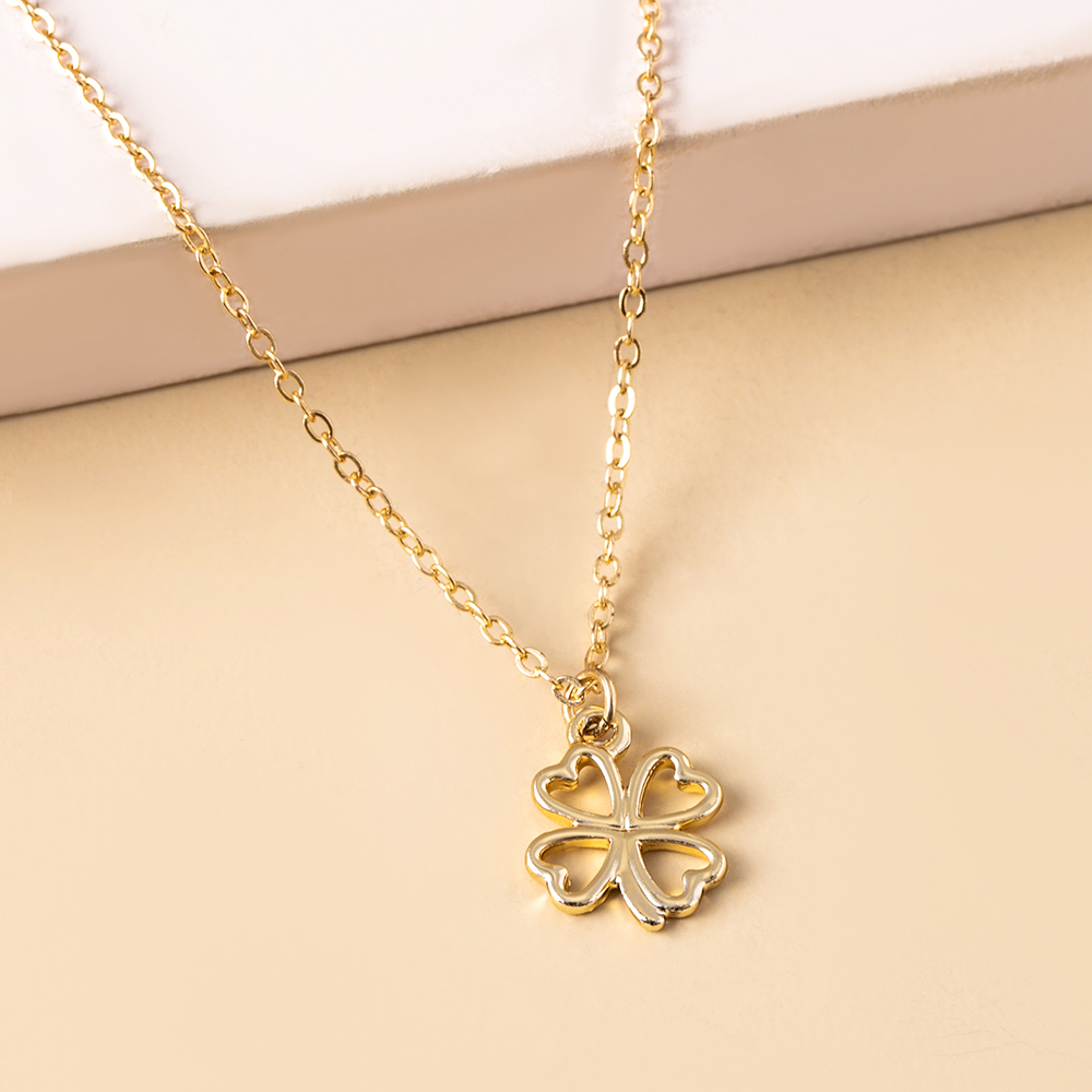 Simple Style Four Leaf Clover Heart Shape Alloy Valentine'S Day Women's Pendant Necklace display picture 4