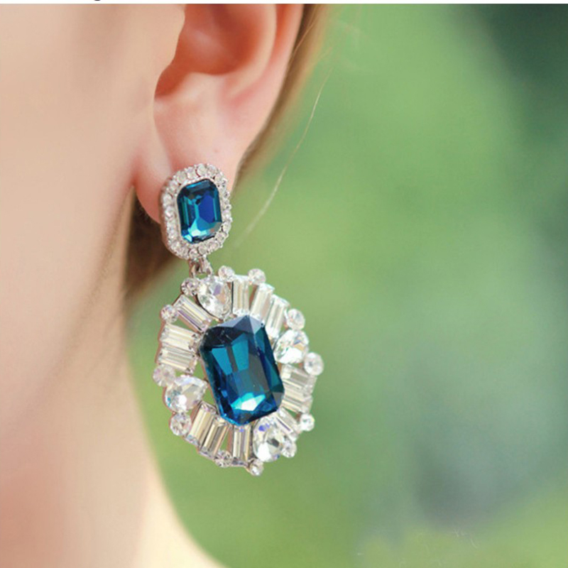 Fashion Oval Full Diamond Gemstone Rhinestone Alloy Earrings display picture 1