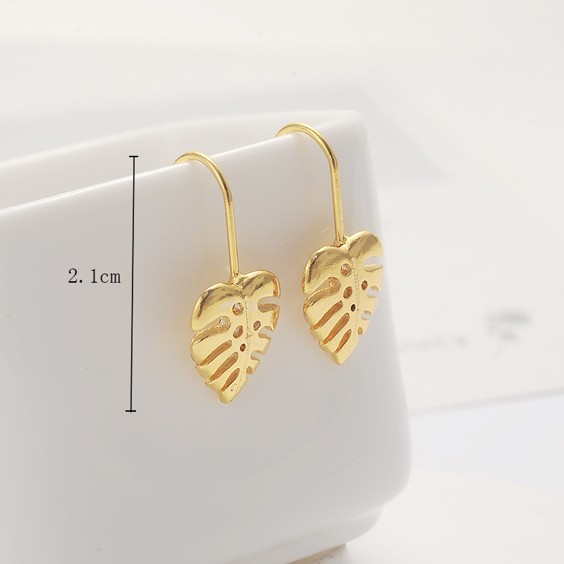 Fashion Ornament Simple Hollow Leaf Shaped Alloy Stud Earrings display picture 4