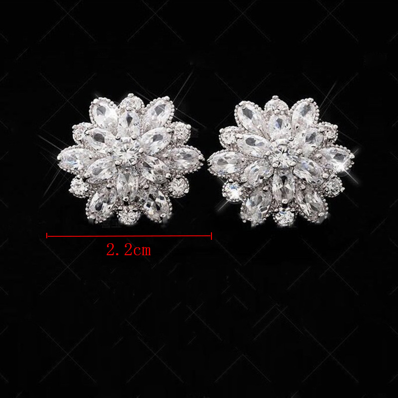 Fashion Double Layer Flower Crystal Alloy Stud Earrings display picture 3