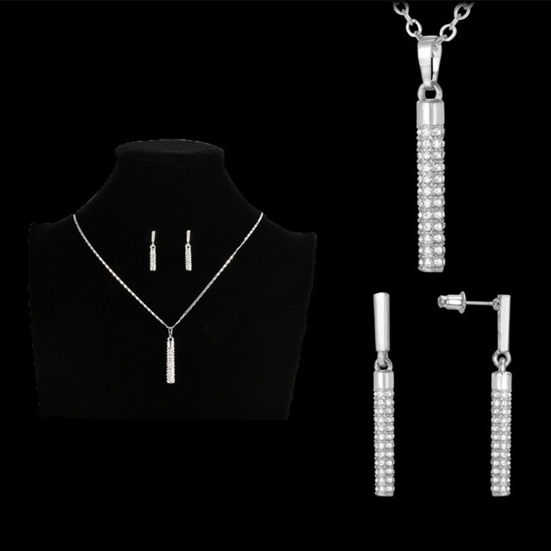 Fashion Geometric Diamond Cylindrical Stud Necklace Set display picture 1
