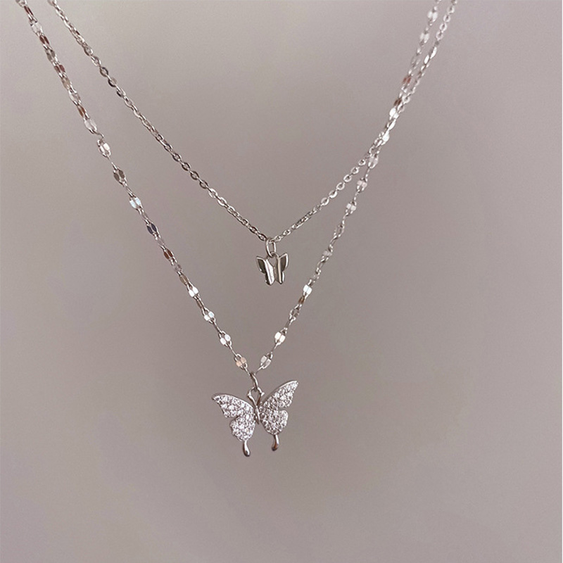 Collar De Aleación Con Colgante De Mariposa De Diamantes De Imitación Doble A La Moda display picture 2