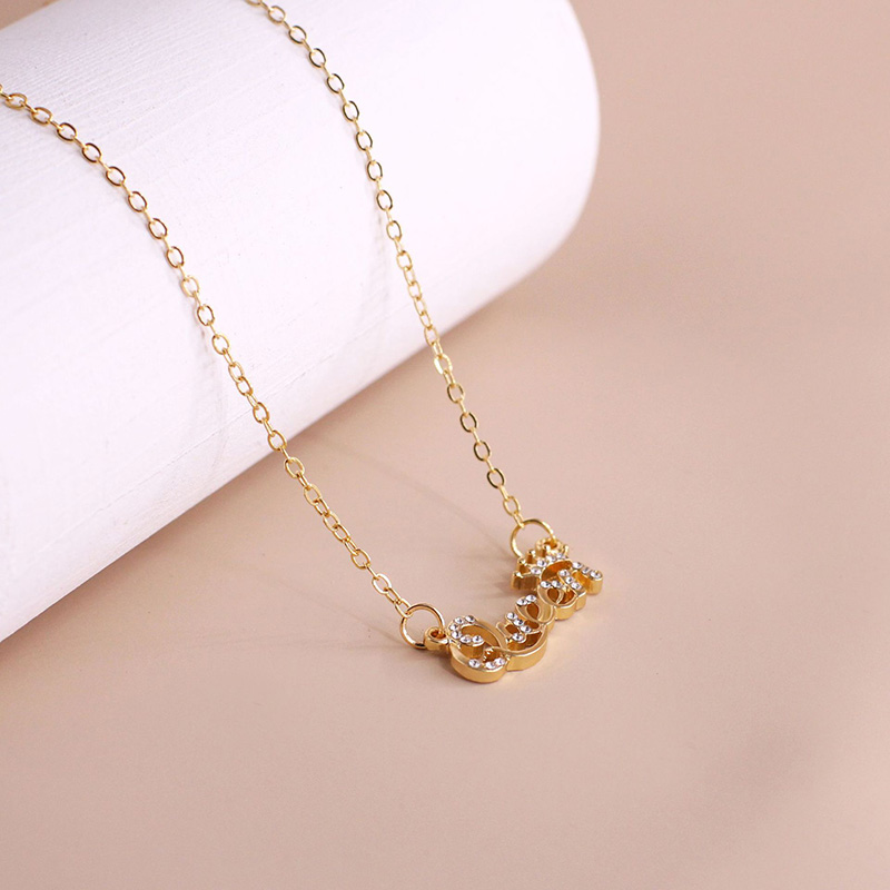 Fashion Rhinestone Letters Queen Crown Pendent Alloy Necklace display picture 5
