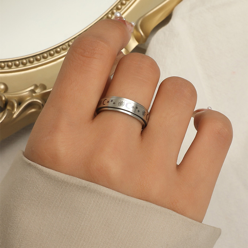 Fashion Stainless Steel Planet Star Moon Carved Ring display picture 1
