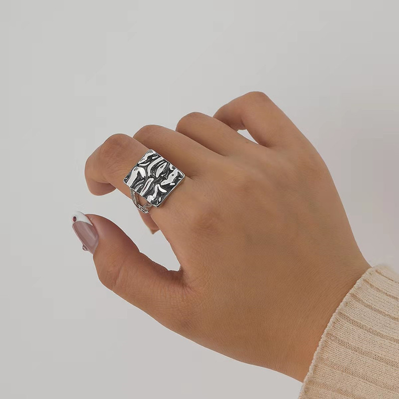 Fashion Geometric Square Wide-faced Embossed Alloy Ring display picture 5