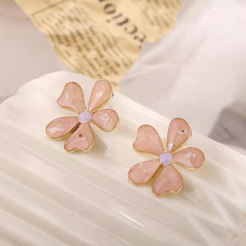 Fashion Color Daisy Flower Stud Earrings display picture 3