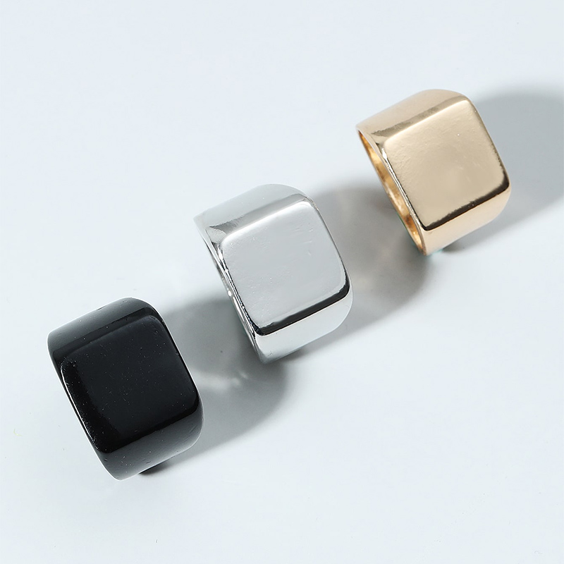 Men&#39;s Fashion Simple Jewelry Glossy Geometric Square Row Ring Set display picture 5