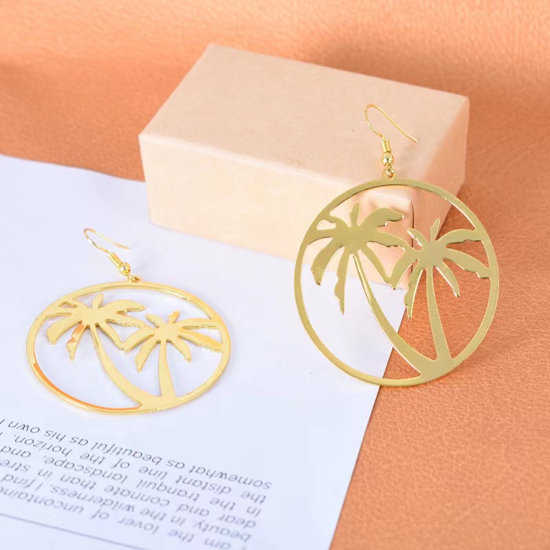 Personality Exaggerated Big Circle Coconut Tree Earrings Leaves Hollow Street Shooting Earrings display picture 4