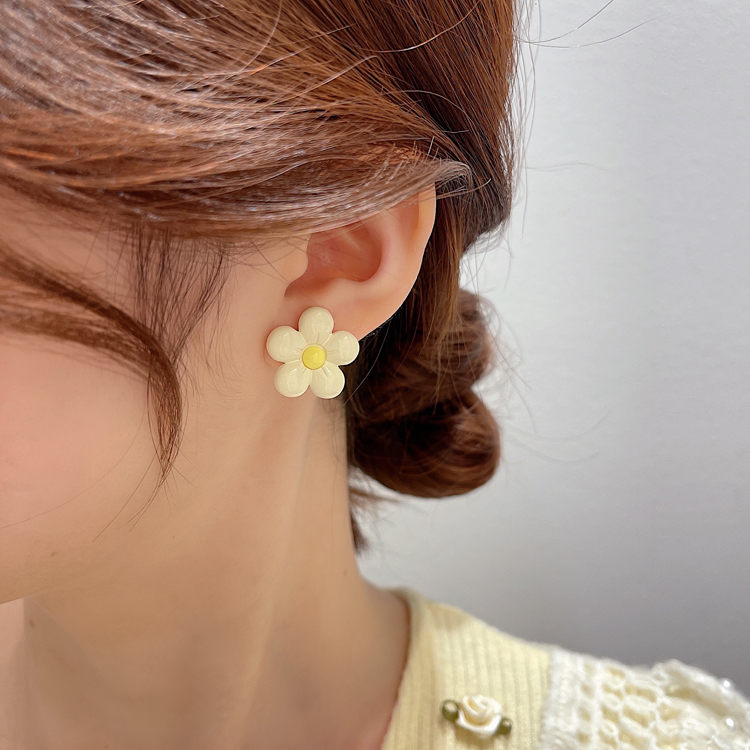 Korean Temperament Net Red Ins Wind Flower Earrings Female 2022 New Trendy Fashion All-match Cute Earrings Earrings display picture 5