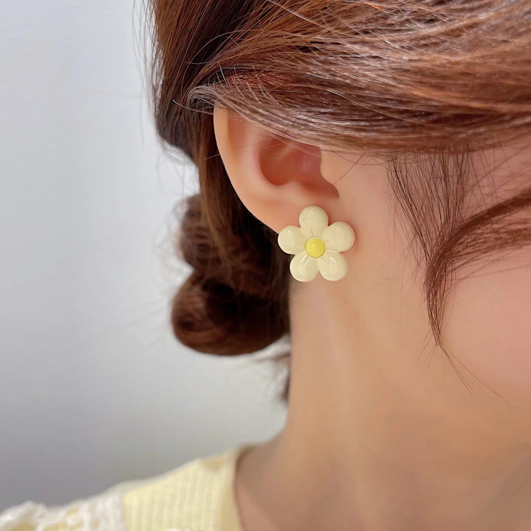 Korean Temperament Net Red Ins Wind Flower Earrings Female 2022 New Trendy Fashion All-match Cute Earrings Earrings display picture 18