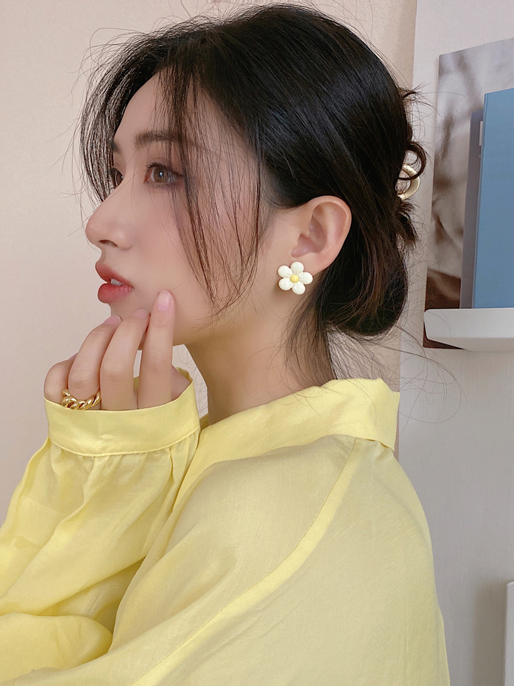 Korean Temperament Net Red Ins Wind Flower Earrings Female 2022 New Trendy Fashion All-match Cute Earrings Earrings display picture 19