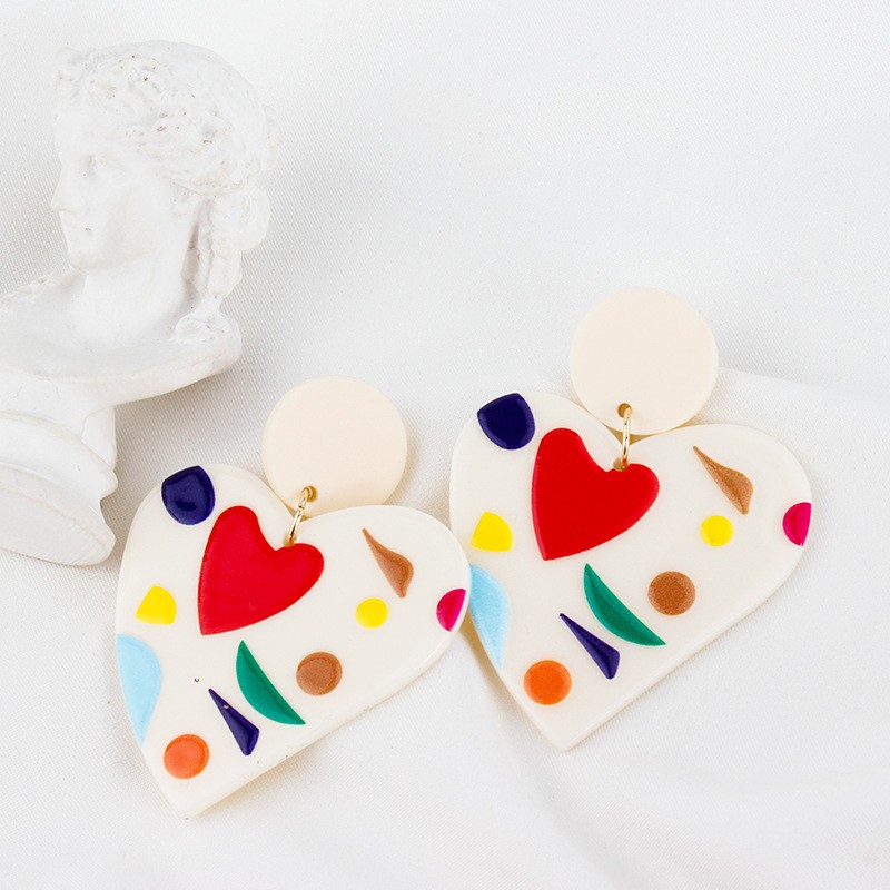New Japanese And Korean Ins Style Personality Simple Temperament Heart-shaped Colorful Fashion Earrings Women&#39;s European And American Cross-border Earrings display picture 3