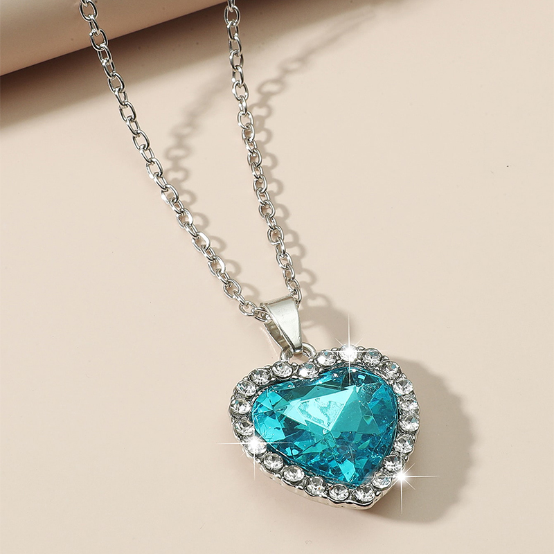 Fashion Rhinestone Crystal Blue Heart Pendant Necklace display picture 2