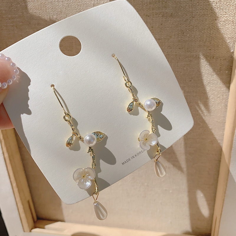Small Fresh Pearl Flower Ear Hook Korean Temperament Simple Fashion Earring Female Long Tassel Cold Wind Ear Jewelry display picture 6
