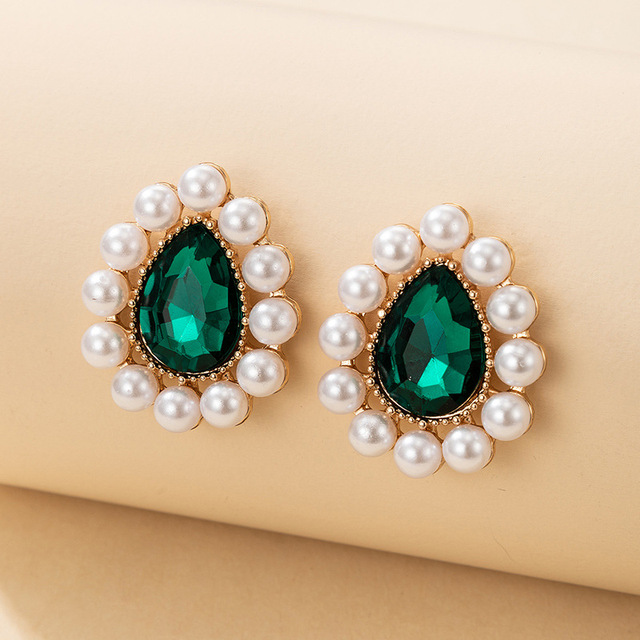 Korean Version Of The Simple Opal Pearl Earrings European And American Palace Style Earrings Female Temperament Retro Hong Kong Style Emerald Earrings display picture 5