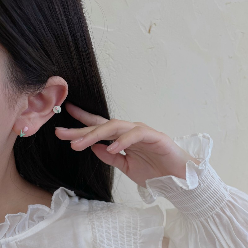 Early Spring Tulip Earrings Set Niche Design 2022 New Trendy Ins Style Student Mini Earrings Female display picture 5