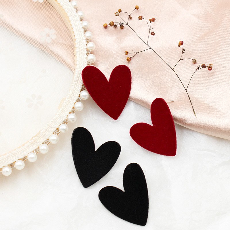 Autumn And Winter New Earrings Flocking Peach Heart Earrings Cute Simple Love-shaped Korean Fan Earrings Europe And The United States display picture 1