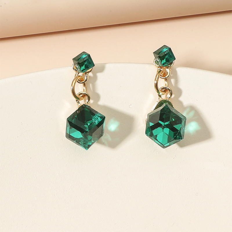 Fashionable All-match Geometric Shape Crystal Earrings display picture 4