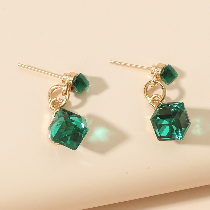 Fashionable All-match Geometric Shape Crystal Earrings display picture 5