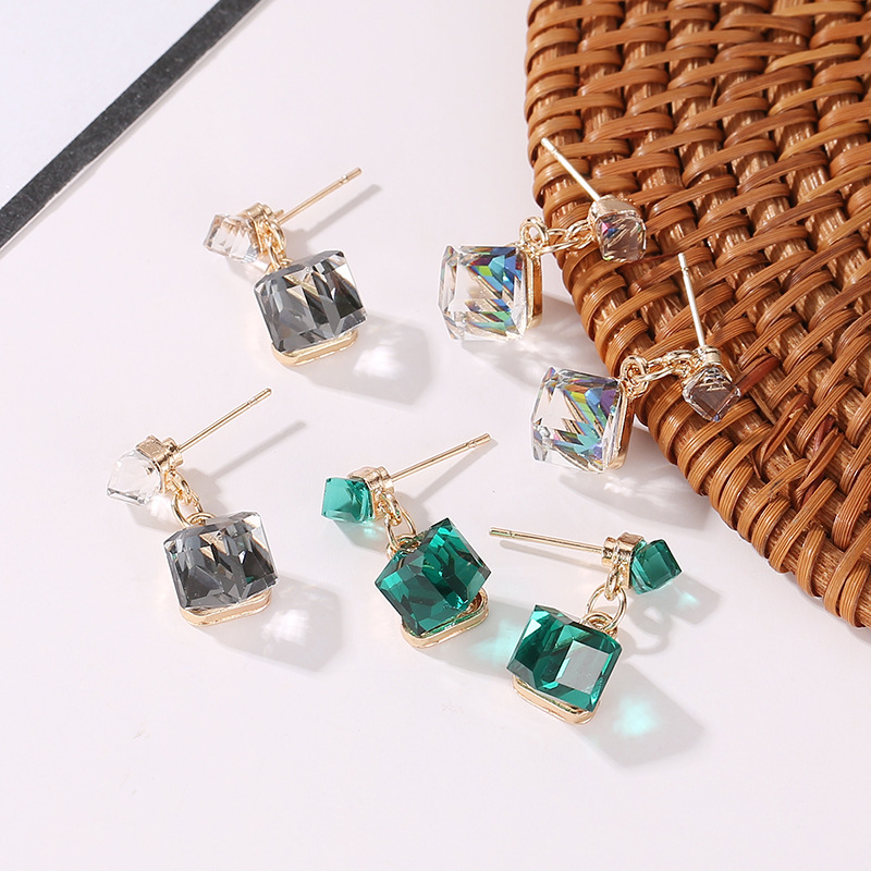 Fashionable All-match Geometric Shape Crystal Earrings display picture 6