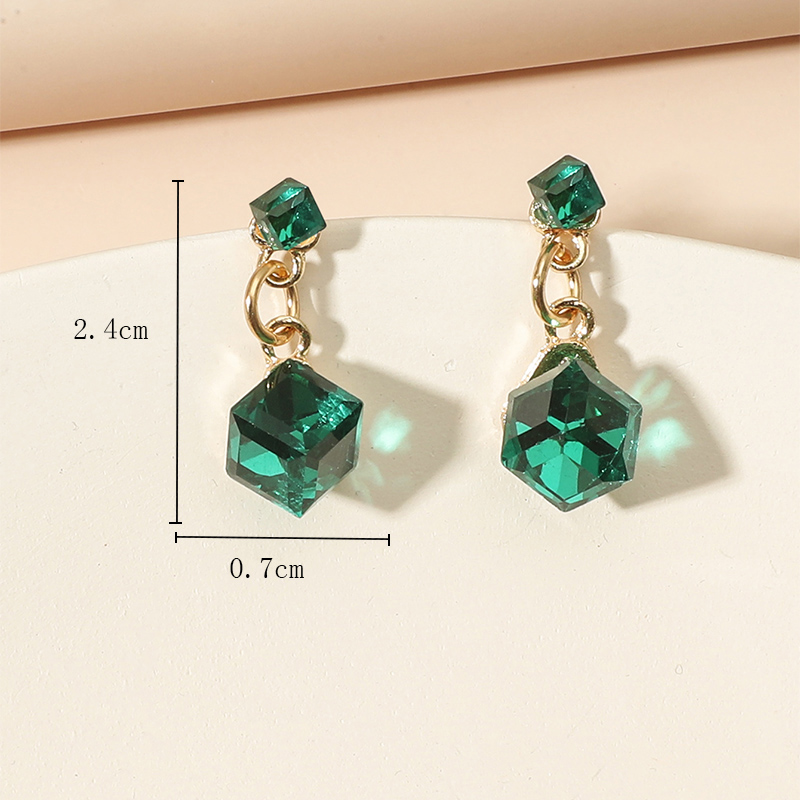 Fashionable All-match Geometric Shape Crystal Earrings display picture 8