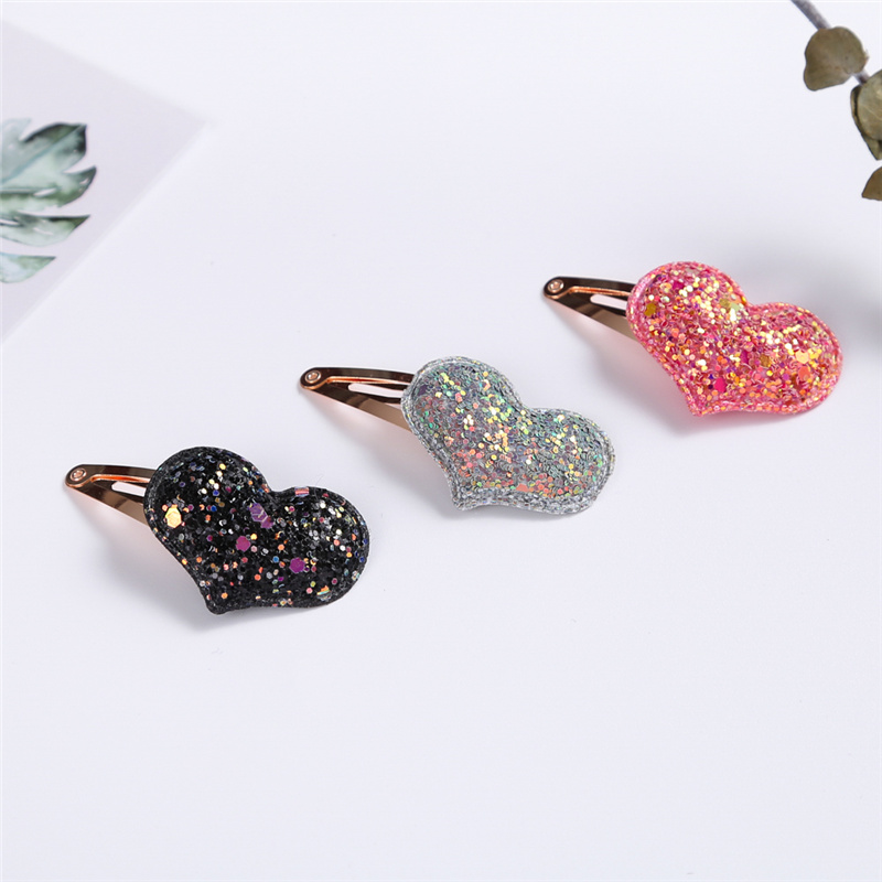 Set Of 2 Cute Heart-shaped Sequined Children&#39;s Hair Clips display picture 1
