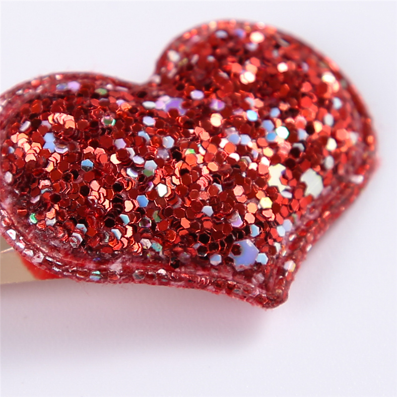 Set Of 2 Cute Heart-shaped Sequined Children&#39;s Hair Clips display picture 4