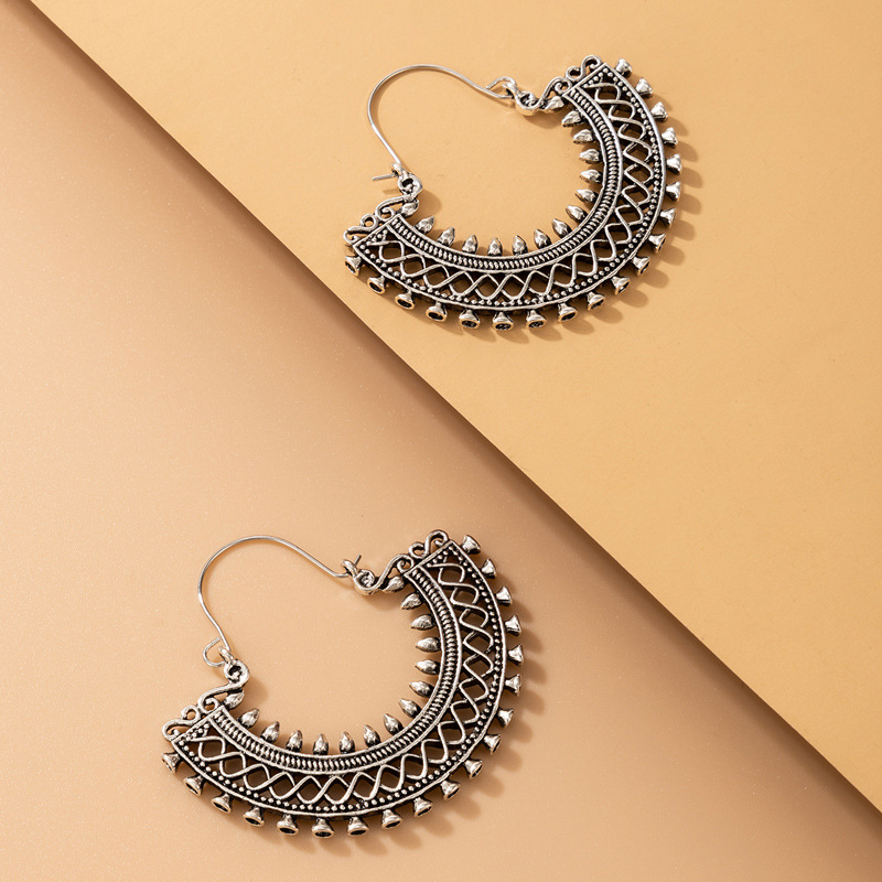 2021 New  Cross-border Retro Ethnic Style Earrings Beach Seaside Temperament Semicircle Hollow Earrings display picture 3