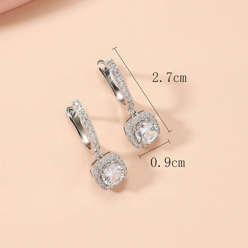 Fashion Jewelry Copper Inlaid Brick Inlaid Zircon Stud Earrings display picture 4
