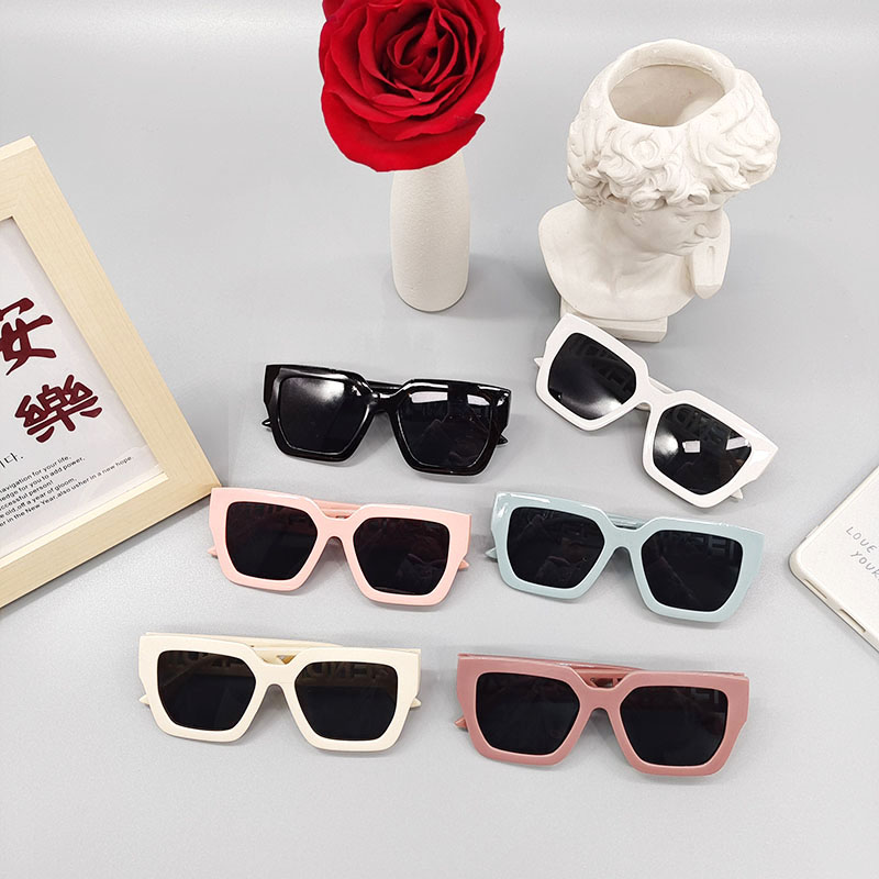 New Retro Square Candy Color Frame Children's Sunglasses display picture 1