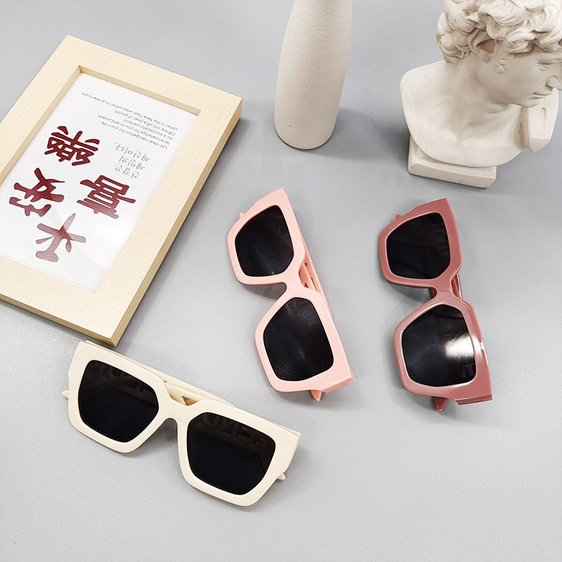New Retro Square Candy Color Frame Children's Sunglasses display picture 3