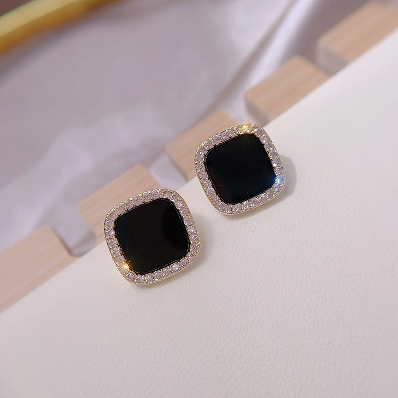 Fashion Ornament Rhinestone Inlaid Square Alloy Stud Earrings display picture 3