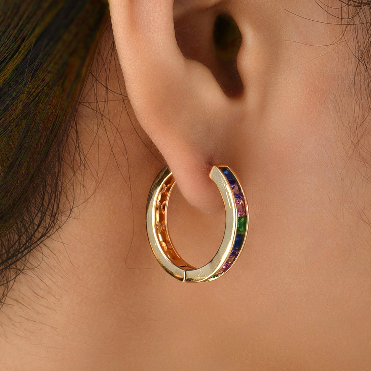 Fashion Simple Copper Electroplated 18k Gold Colorful Zircon Round Earrings display picture 3