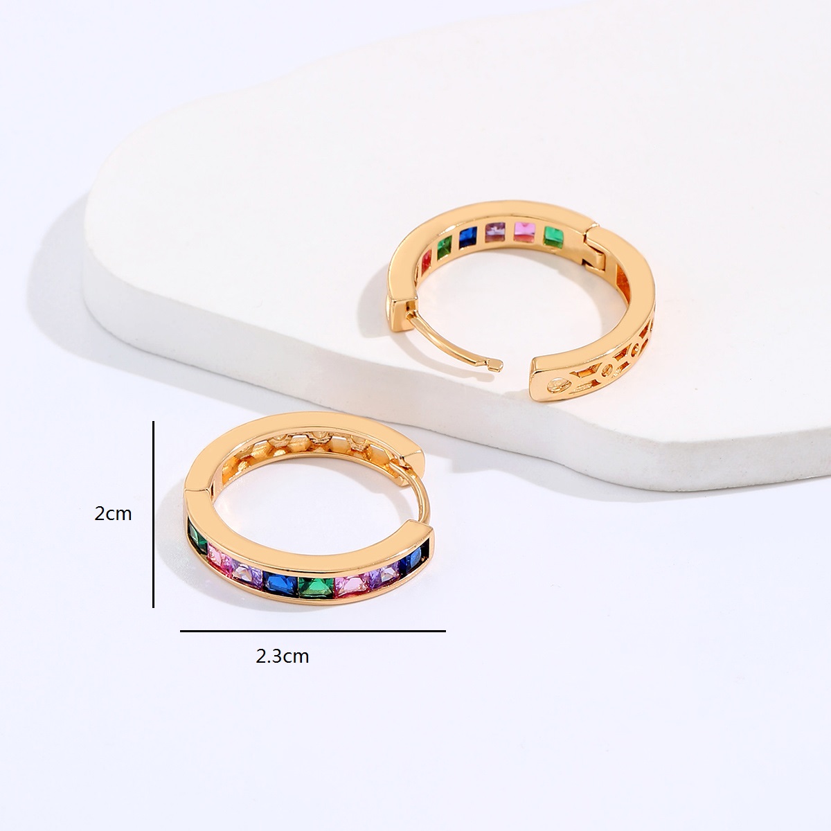 Fashion Simple Copper Electroplated 18k Gold Colorful Zircon Round Earrings display picture 6