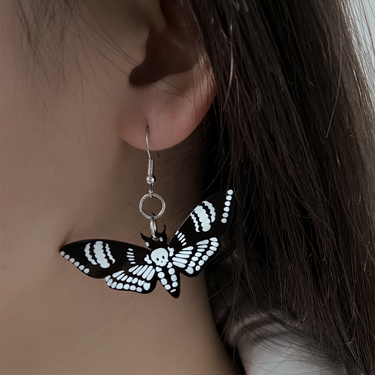 Fashion Elegant Acrylic Dark Butterfly Black Skull Earrings Female display picture 1