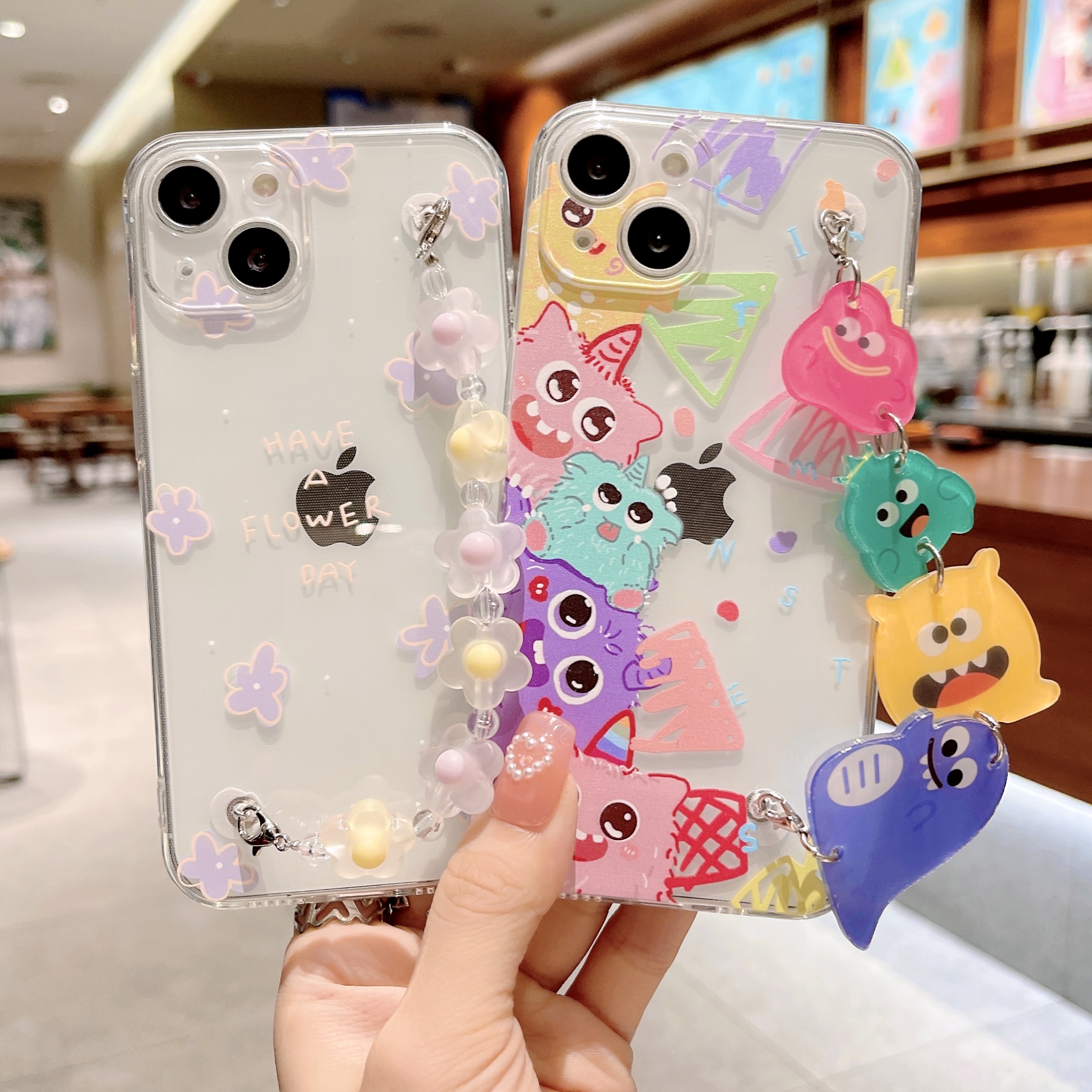 Fashion Cartoon Painted Flower Heart Chain Iphone 13 Mobile Phone Case display picture 1